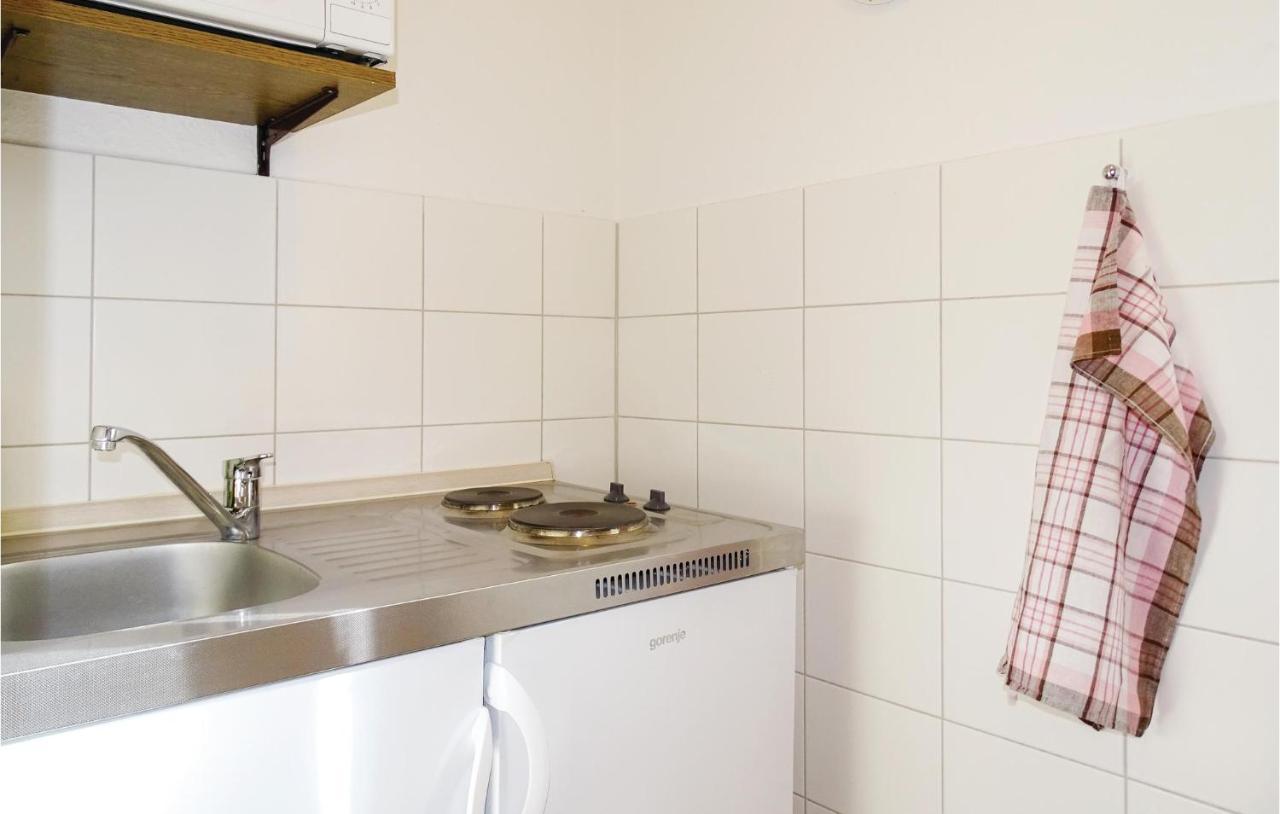 Nice Home In Insel Poel With House Sea View Екстериор снимка