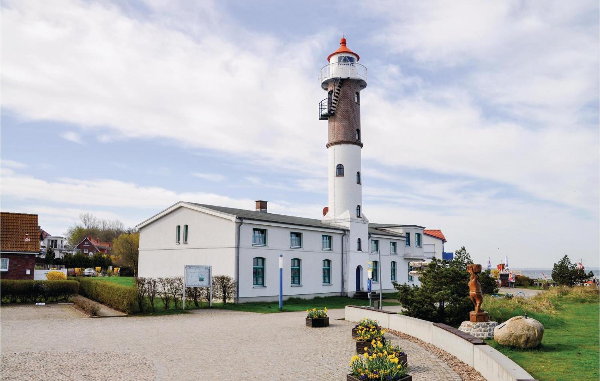 Nice Home In Insel Poel With House Sea View Екстериор снимка