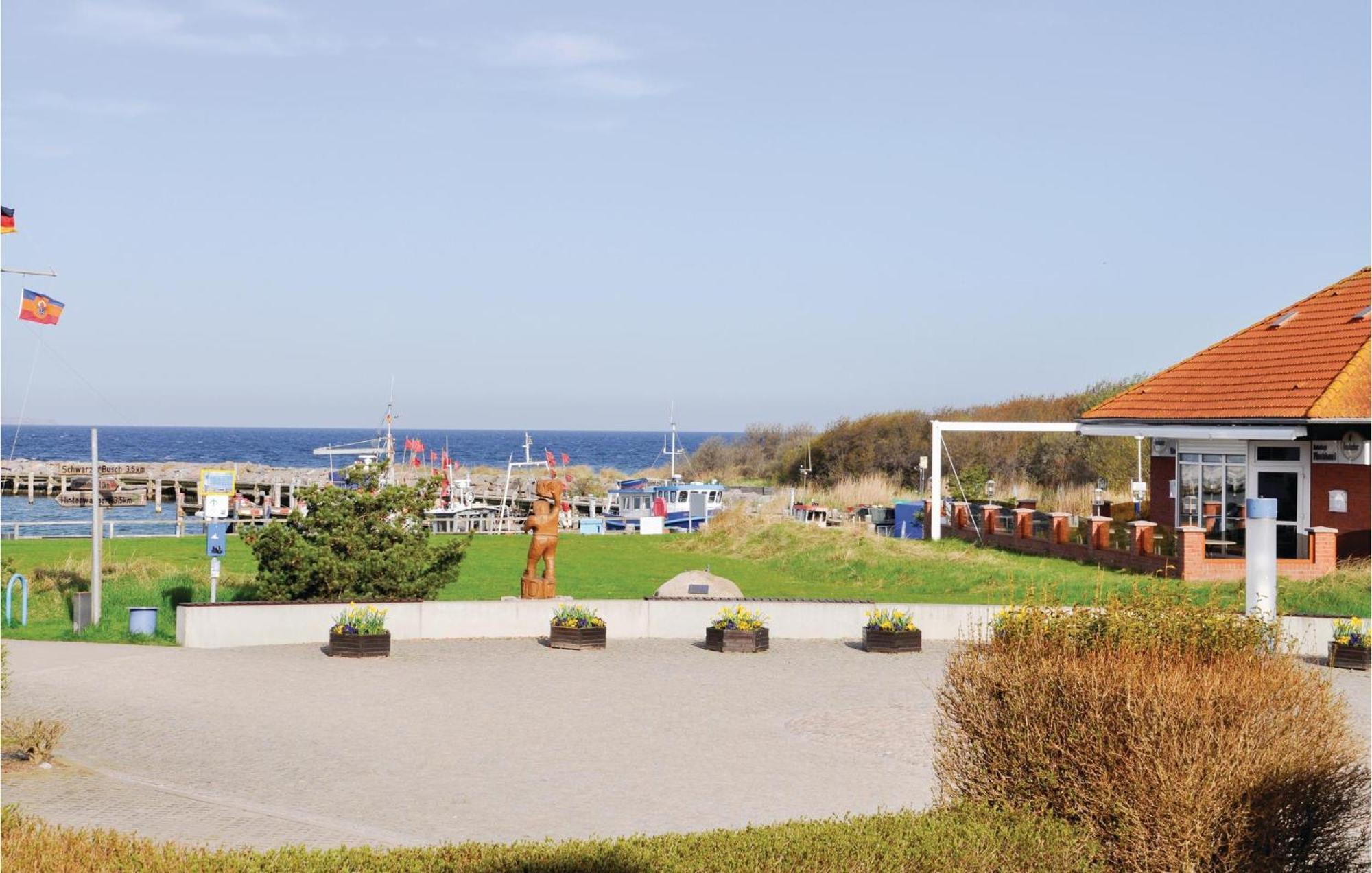 Nice Home In Insel Poel With House Sea View Екстериор снимка
