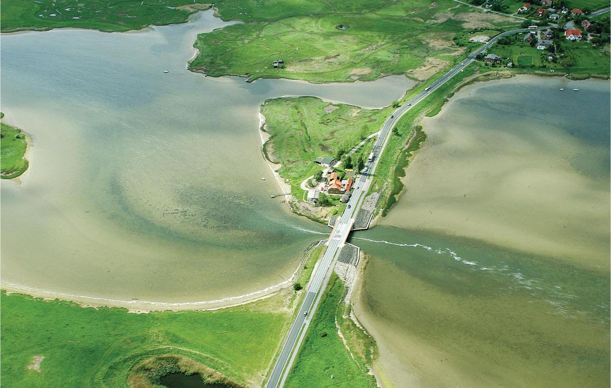 Nice Home In Insel Poel With House Sea View Екстериор снимка